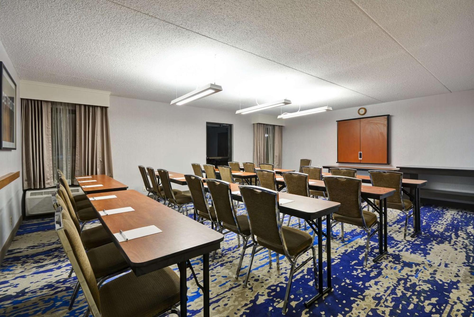 Hampton Inn Detroit Northville Exterior foto