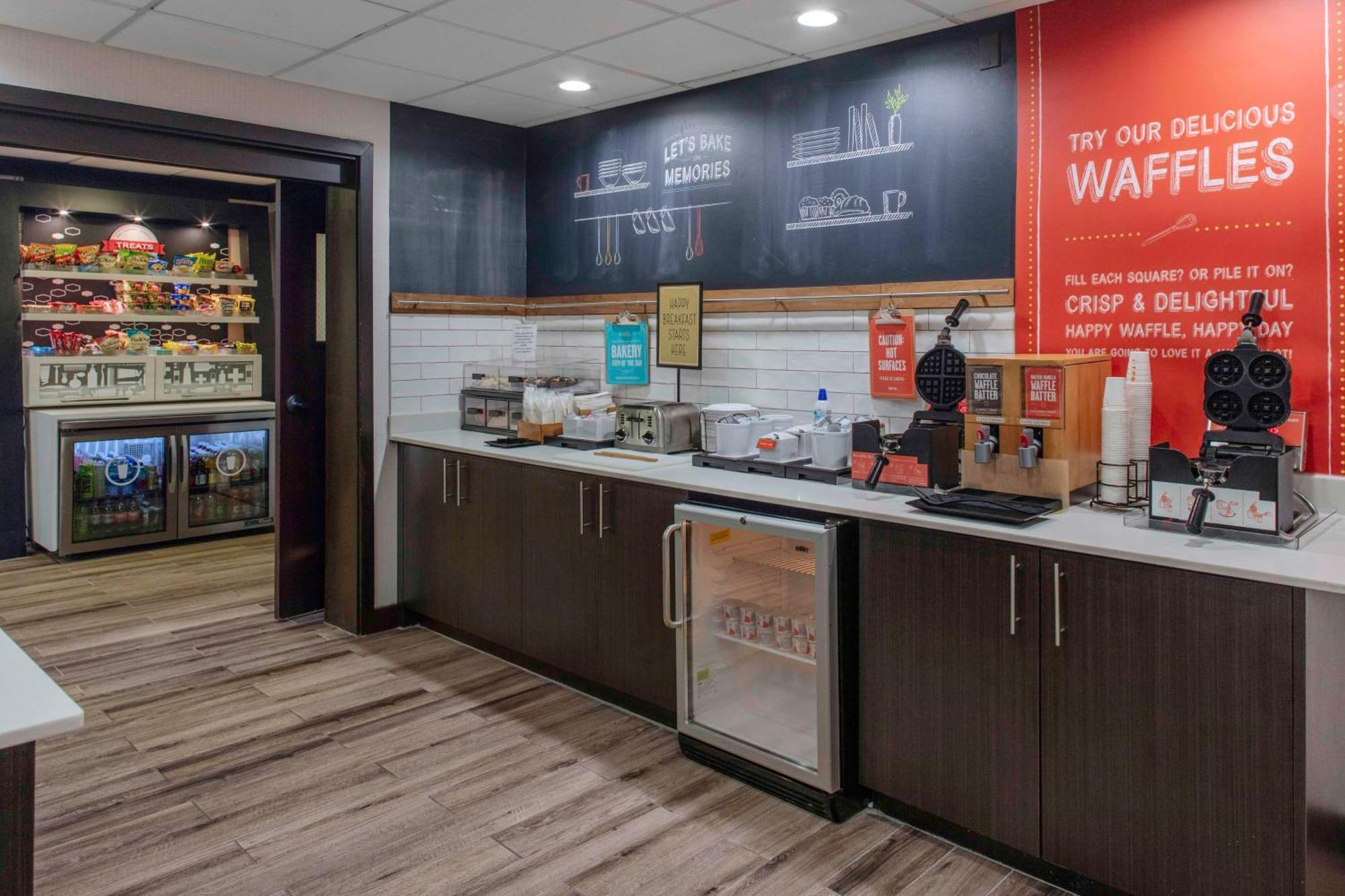 Hampton Inn Detroit Northville Exterior foto
