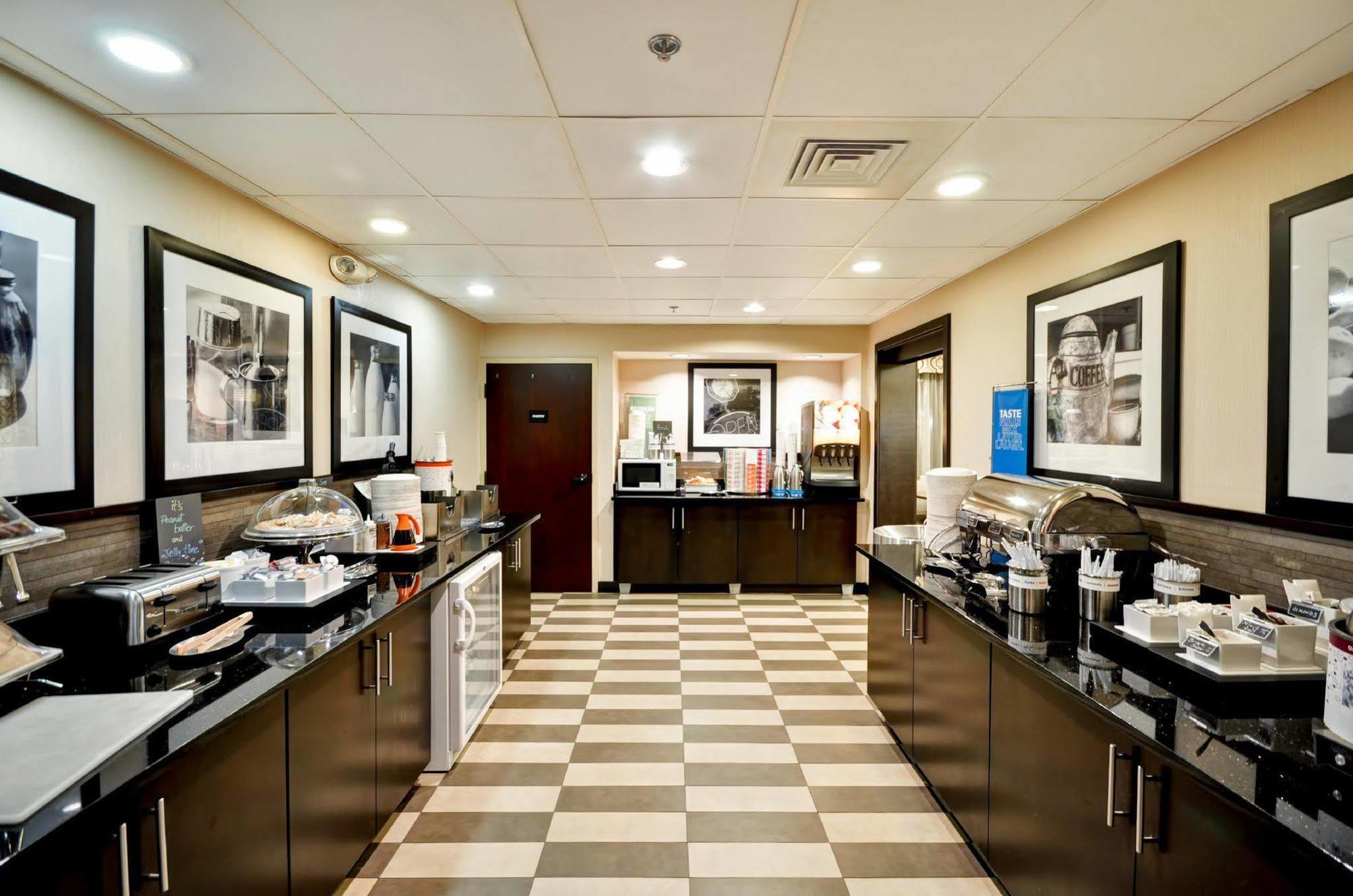 Hampton Inn Detroit Northville Exterior foto