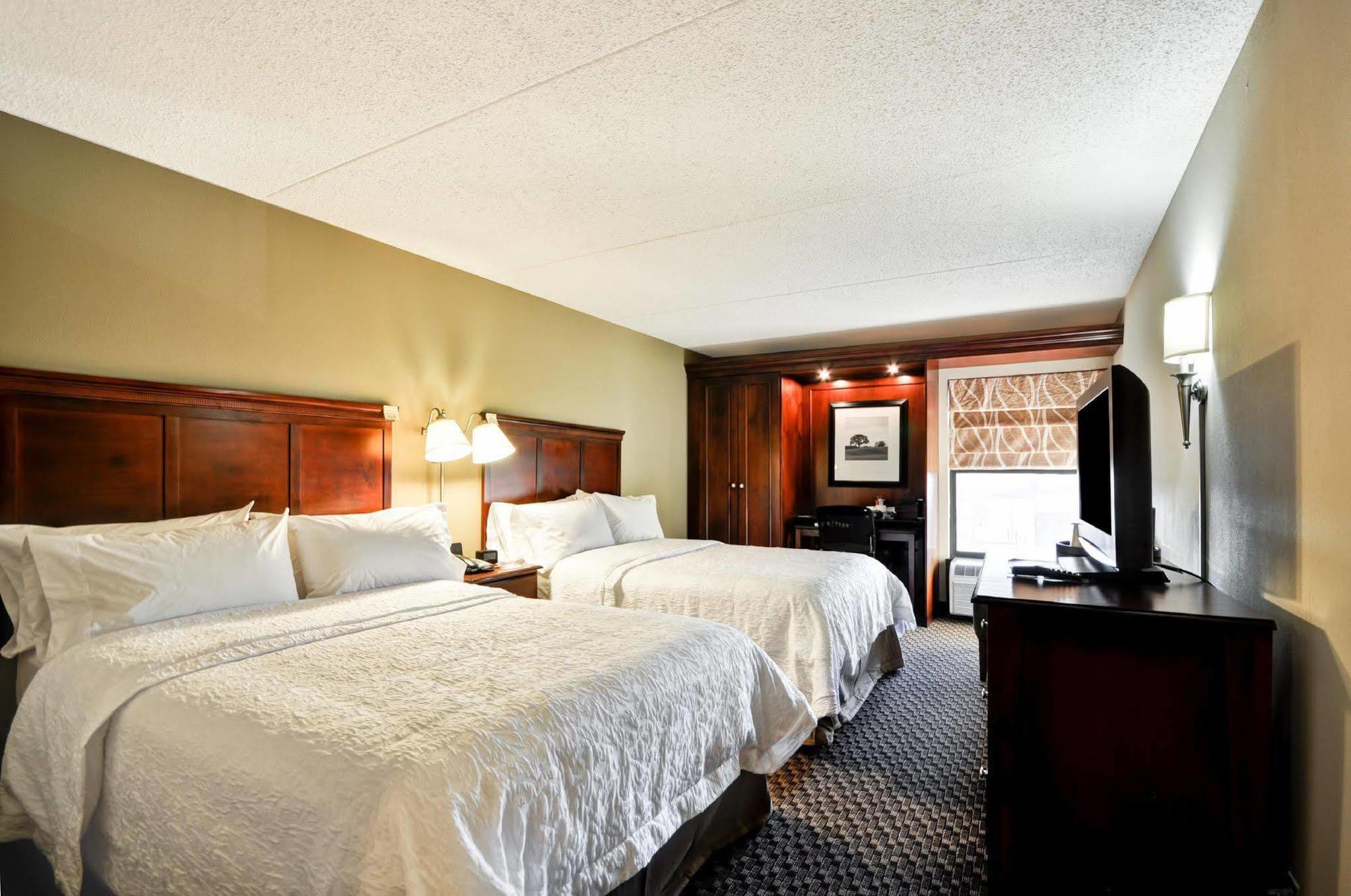 Hampton Inn Detroit Northville Exterior foto