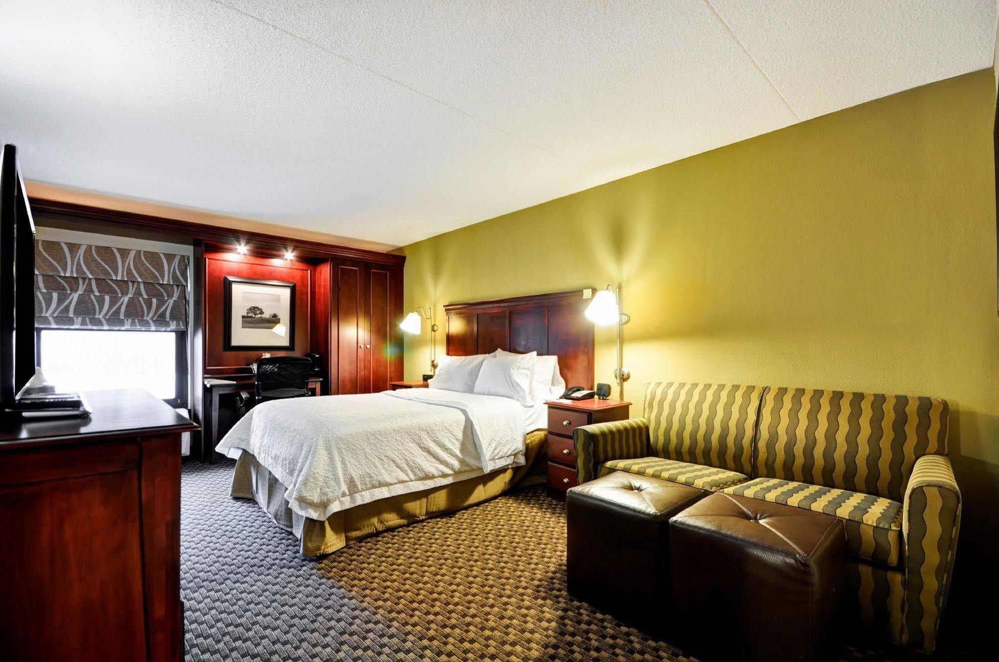 Hampton Inn Detroit Northville Exterior foto